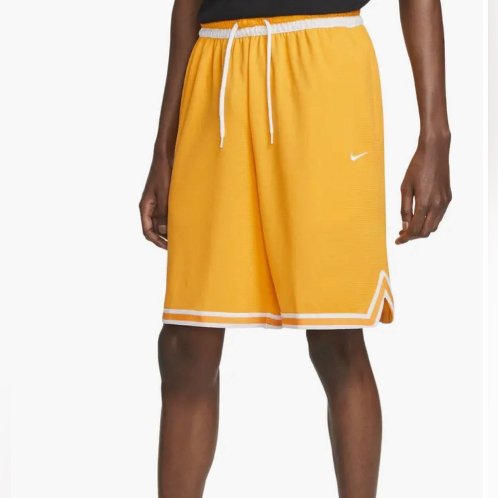 NEW NIKE Dri-FIT DNA Mesh Shorts (Gold and White)